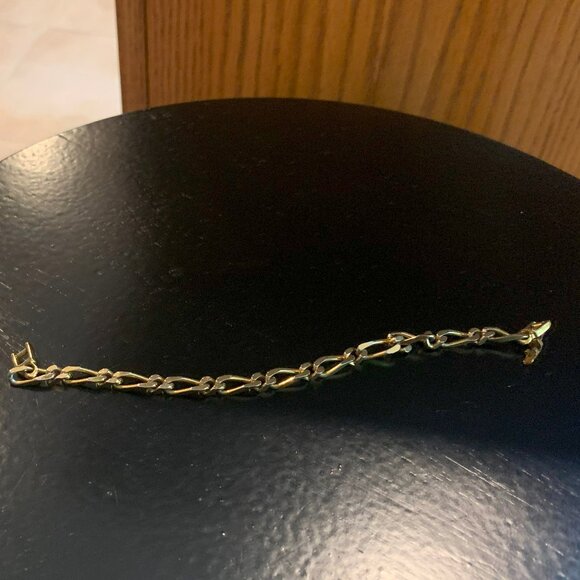 SET OF 4 VINTAGE MONET GOLD TONE BRACELETS, BANGLE,  SNAP ON, 2 LINKED, JEWELERY - Picture 7 of 8